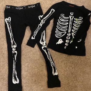 Cat & Jack Halloween Skeleton PJs size 6